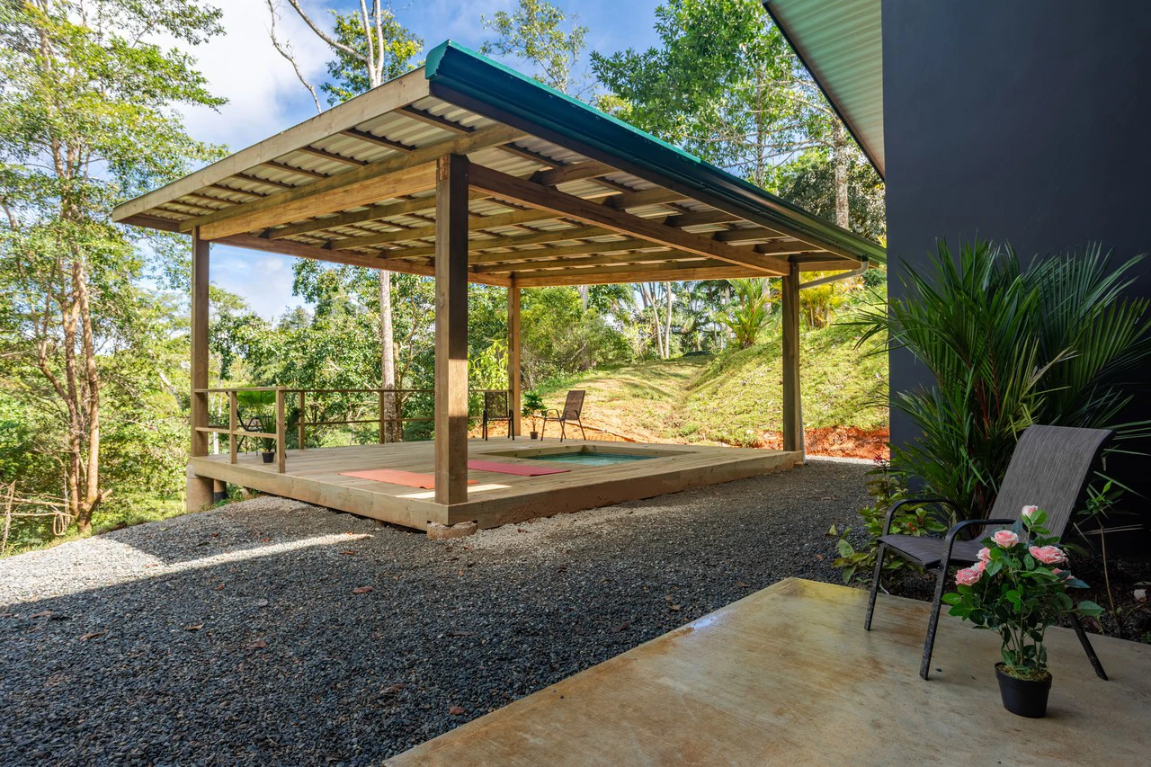 Home with Additional Building Areas and Creek on 3.5 Acres - Gallery image 35