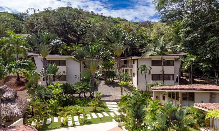 VILLA #1: Live or invest in a property that has it all: the perfect harmony between luxury and nature - Gallery image 4