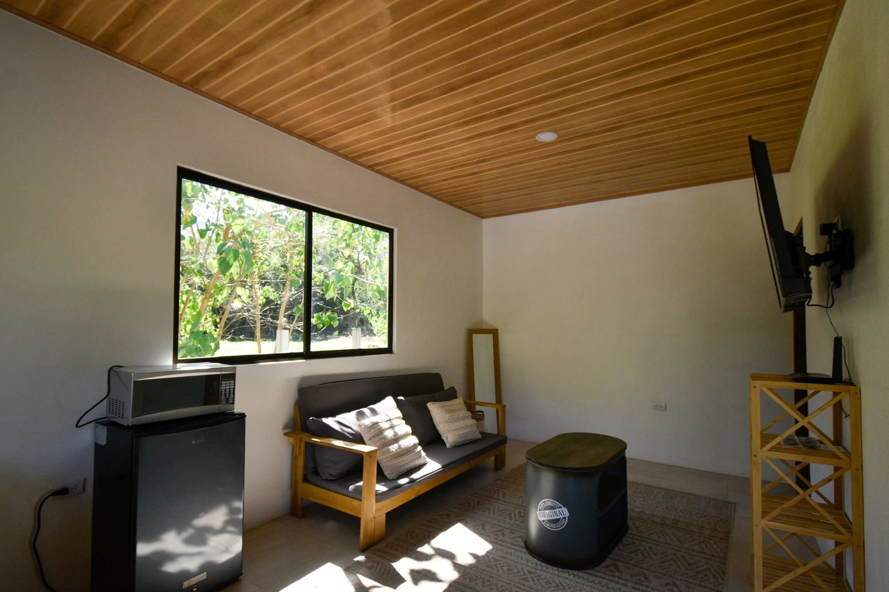 Home and Rental Apartment in Quiet Neighborhood - Gallery image 21
