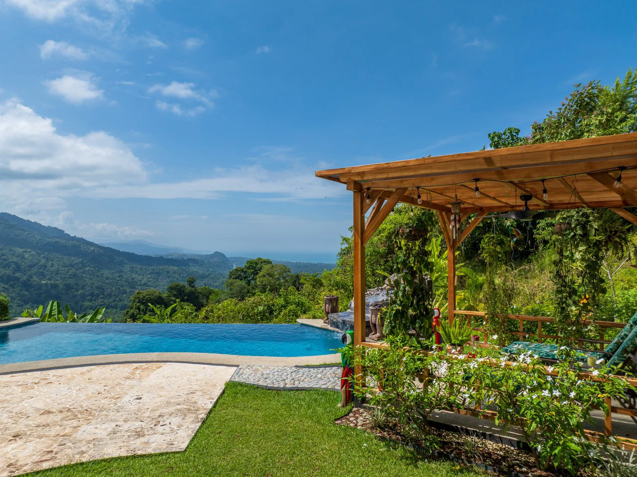 Luxury Ocean View Home with Infinity Pool in Hills of Portalon – Move-In Ready - Gallery image 7