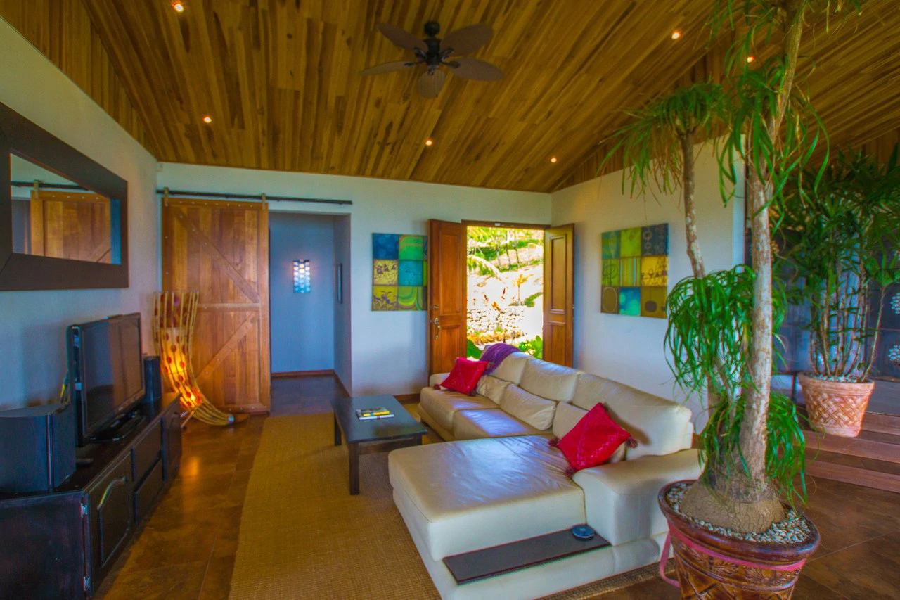 Luxury Vacation Rental Villas for Sale with Amazing Views of Lake Arenal - Gallery image 43