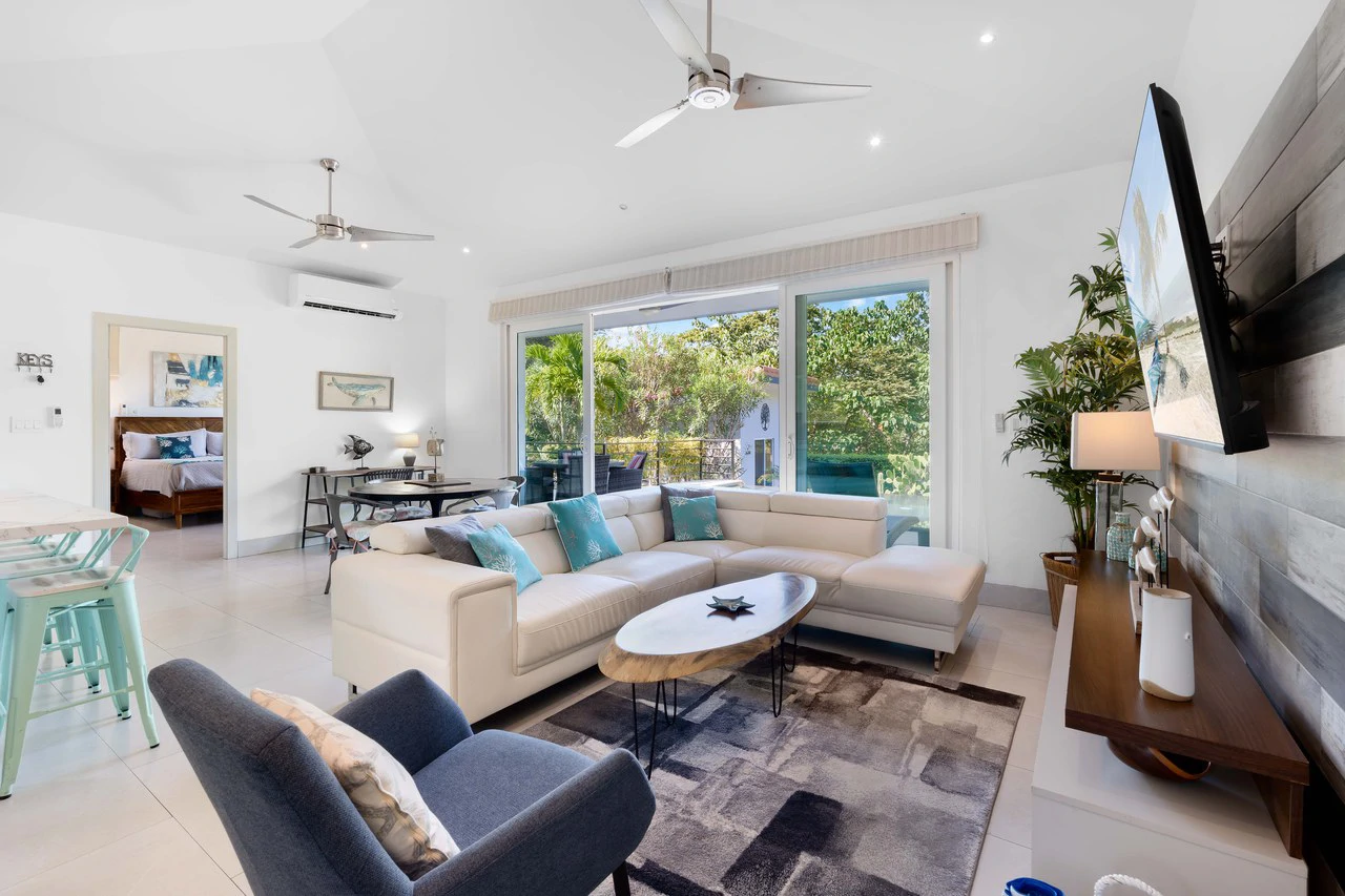 The Haven: Spacious Home + Private Casita in Gated Mar Vista Community - Gallery image 4