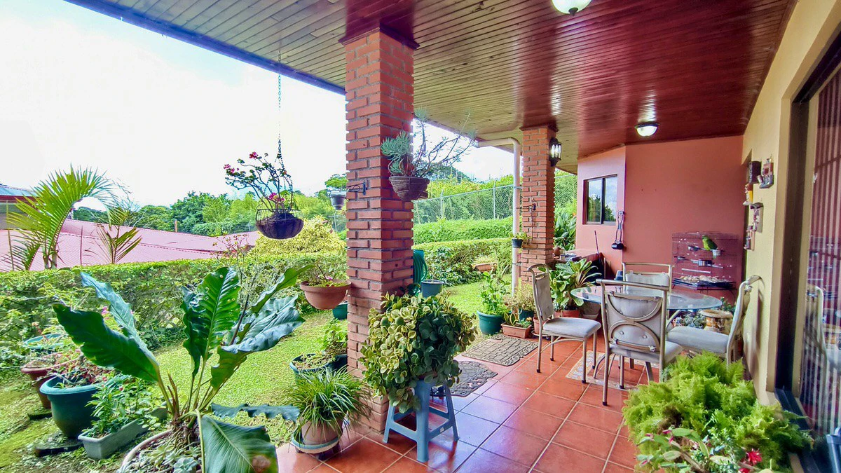 Property for sale with the 3 houses in San Rafael - Gallery image 28