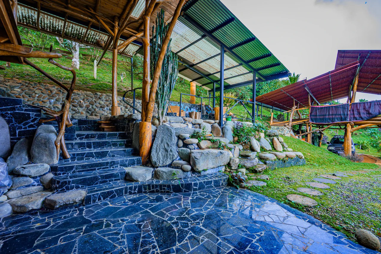 Riverfront Sanctuary with Breathtaking Views of Diamante Waterfalls - Gallery image 11