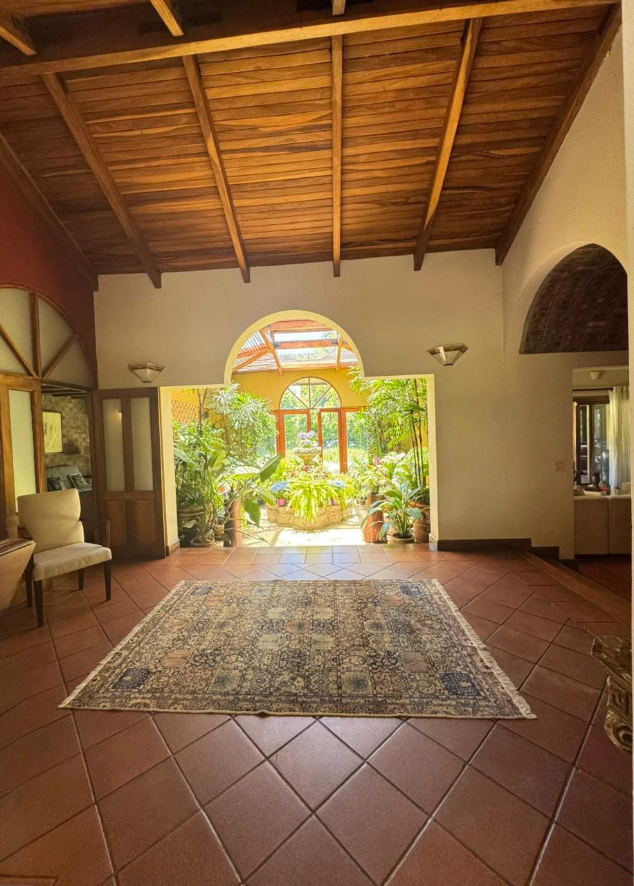 Zurcher Masterpiece Heredia: Splendid one story home - Gallery image 2