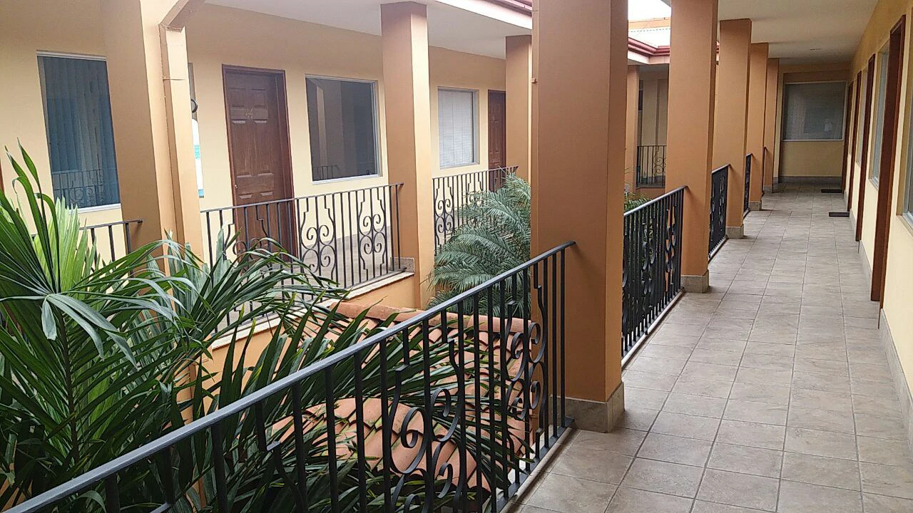 Building with Potential for Hostel or Airbnb – Near La Sabana and Paseo Colón - Gallery image 7