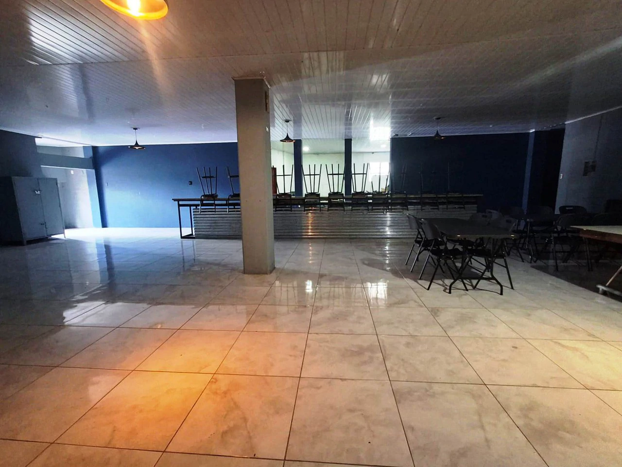 RARE Downtown Commercial: 2 level Commercial building in the heart of Grecia! - photo 9