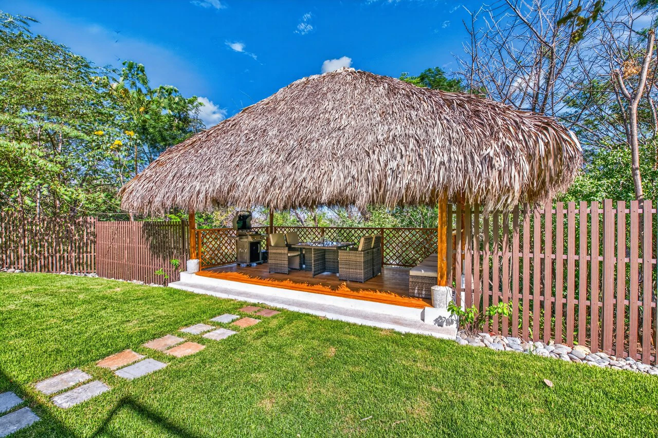 Casa Pochote: Artisan Luxury Villa in Tamarindo | Pool, Jacuzzi & Langosta Beach Club Membership Included - Gallery image 53