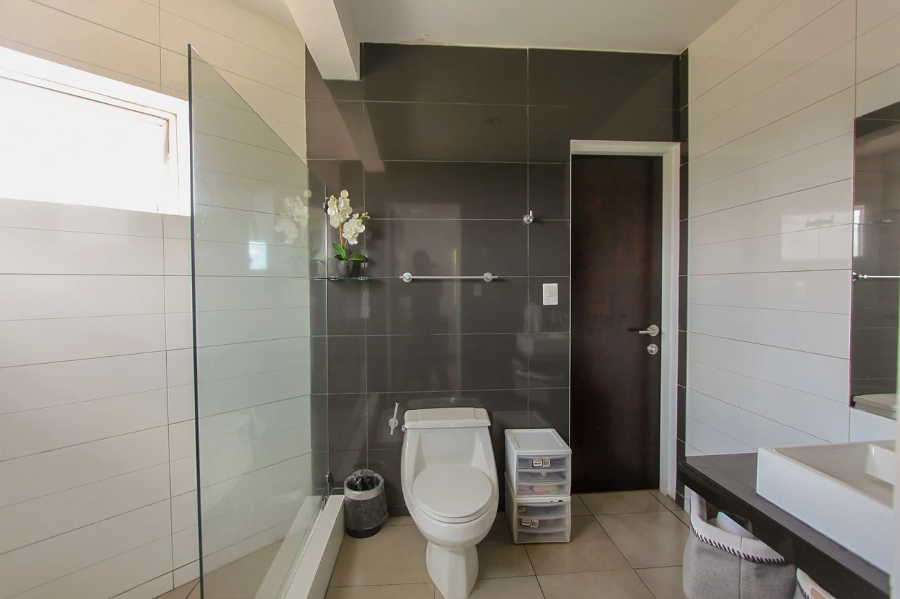 Modern Golf Course Haven: Spectacular Home in Valle del Sol, Santa Ana - Gallery image 31