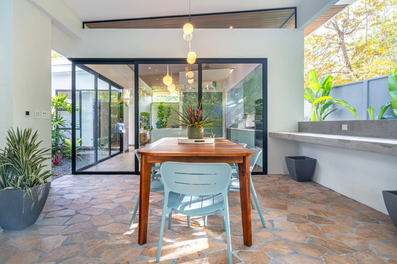 Amazing New Villa Cayman: Solar Powered and Walk to the Beach in Uvita! - Gallery image 32