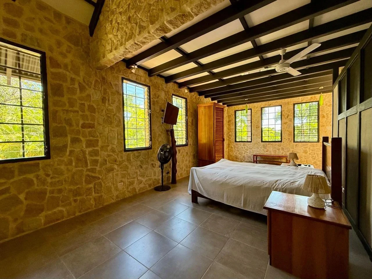 STONE CASTLE: $622,000 USD Your very own "Private Stone Castle" in Costa Rica's Blue Zone. - Gallery image 15