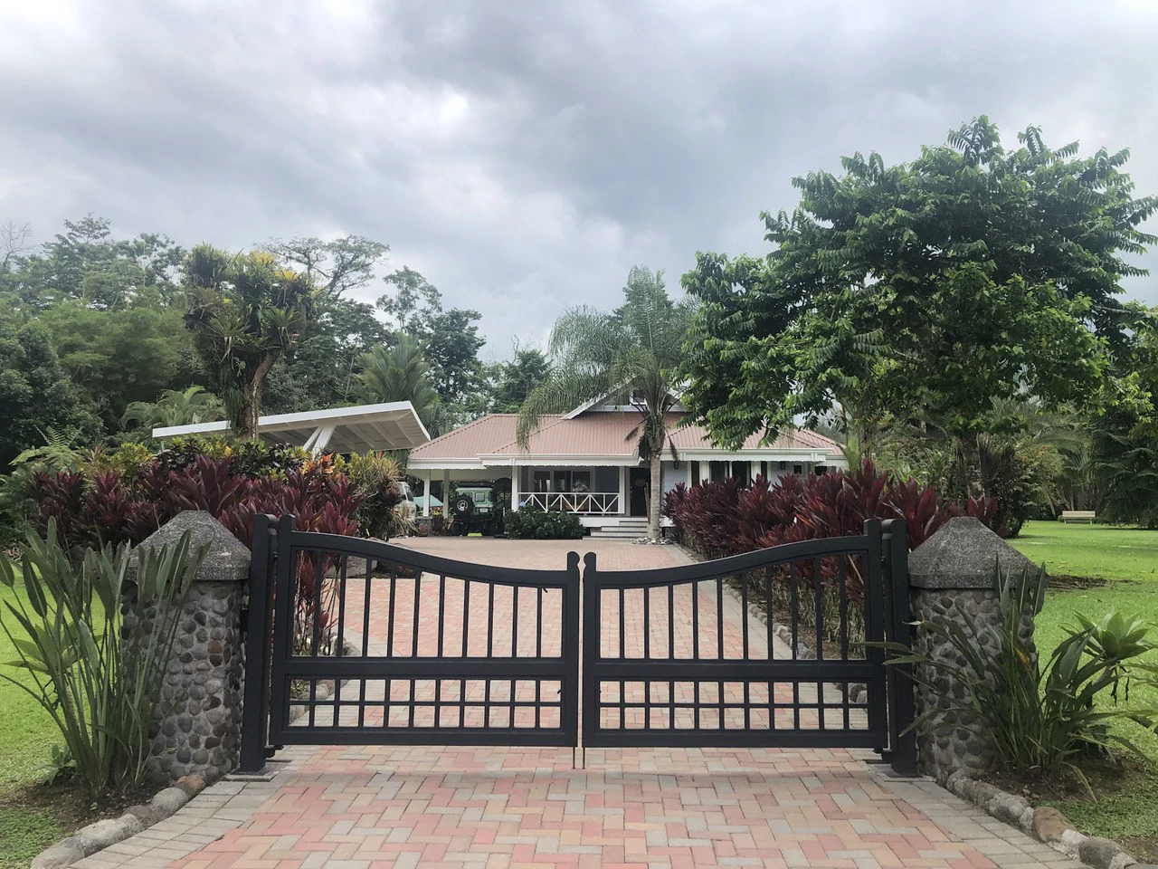 Beautiful Home for Sale with its own Natural Paradise - Gallery image 14