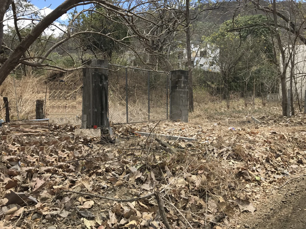 Beach Properties in Playas del Coco: Great opportunity, property close to center of Playas del Coco