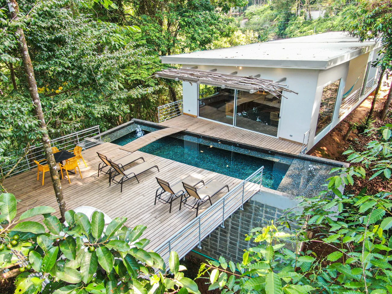 Casa Bromelia:  Brand-New 4 bed/4bath Modern Tropical Elegance North of Dominical