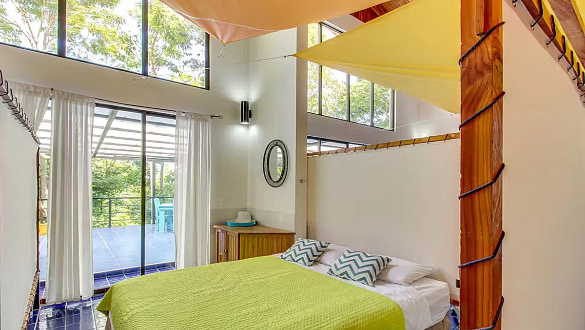 Manuel Antonio Villa: Manuel Antonio Villa with Subdividable Lot or Expansion - Gallery image 21