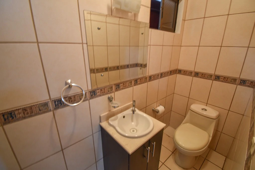 Excelente Oportunidad Propiedad con 2 casas en Trejos Montealegre: House For Sale in Trejos Montealegre - Gallery image 9