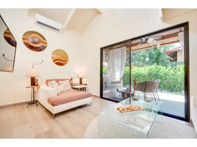 Luxury double Condos for Sale in Playa Potrero, 800 mts away from Penca Beach, with a wonderful common swimming pool and jacuzzi in tropical garden - Gallery image 3