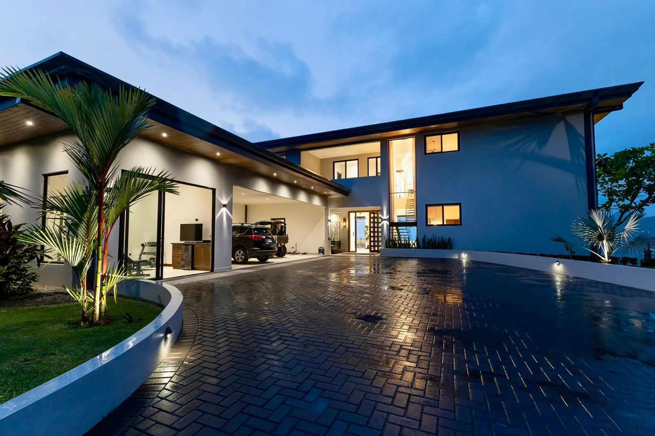 Luxurious 5 Bedroom Coastal Estate Dominical - Gallery image 40