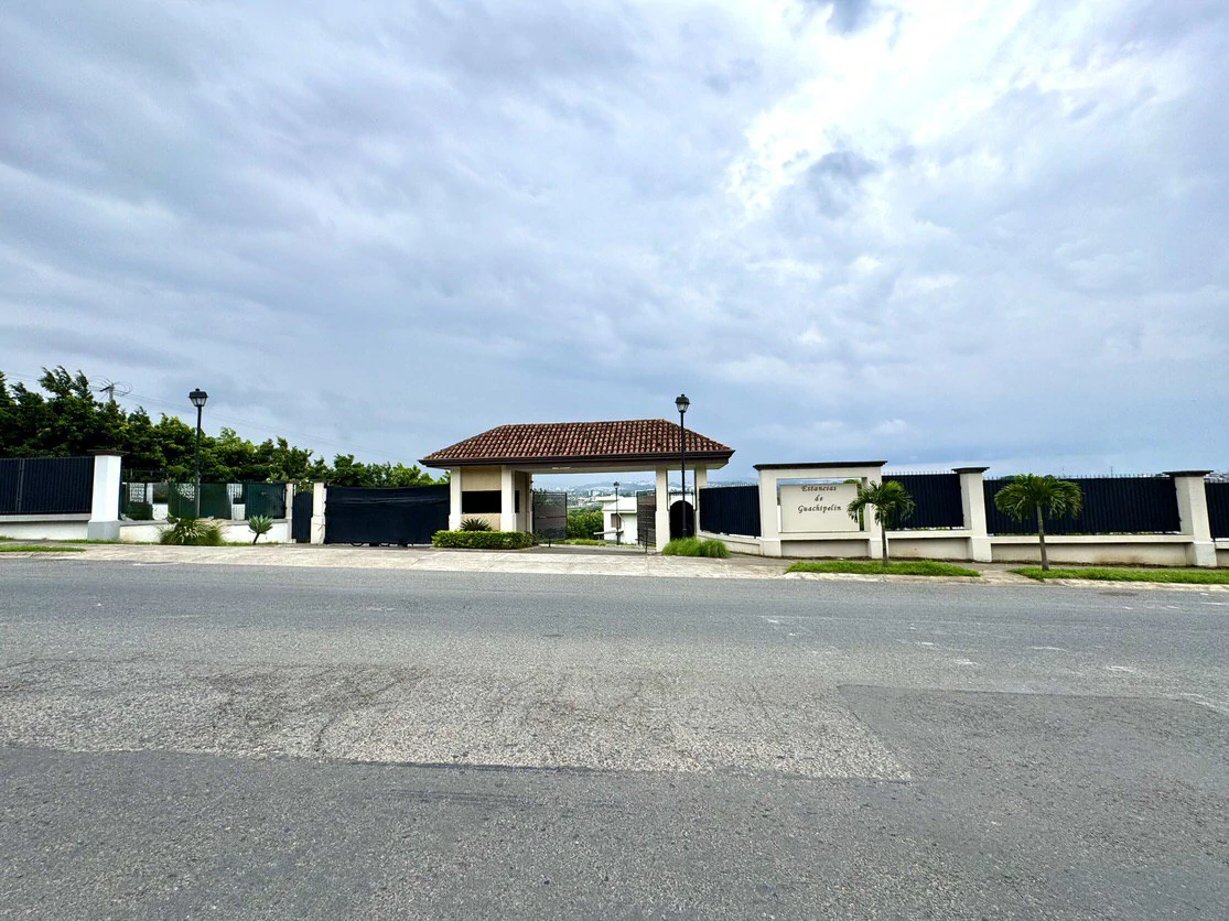 540 m² to Build a Luxury Home - Gallery image 17