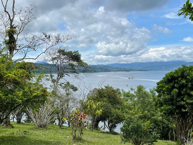 LG-001: Rare 3.36-Acre Lakefront Estate Lot in Nuevo Arenal | Direct Lake Access, Volcano Views & Subdivision Potential