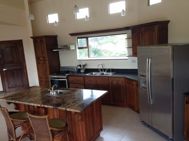 Retire With Peace of Mind: Luxury Home in Gated Community - Gallery image 6