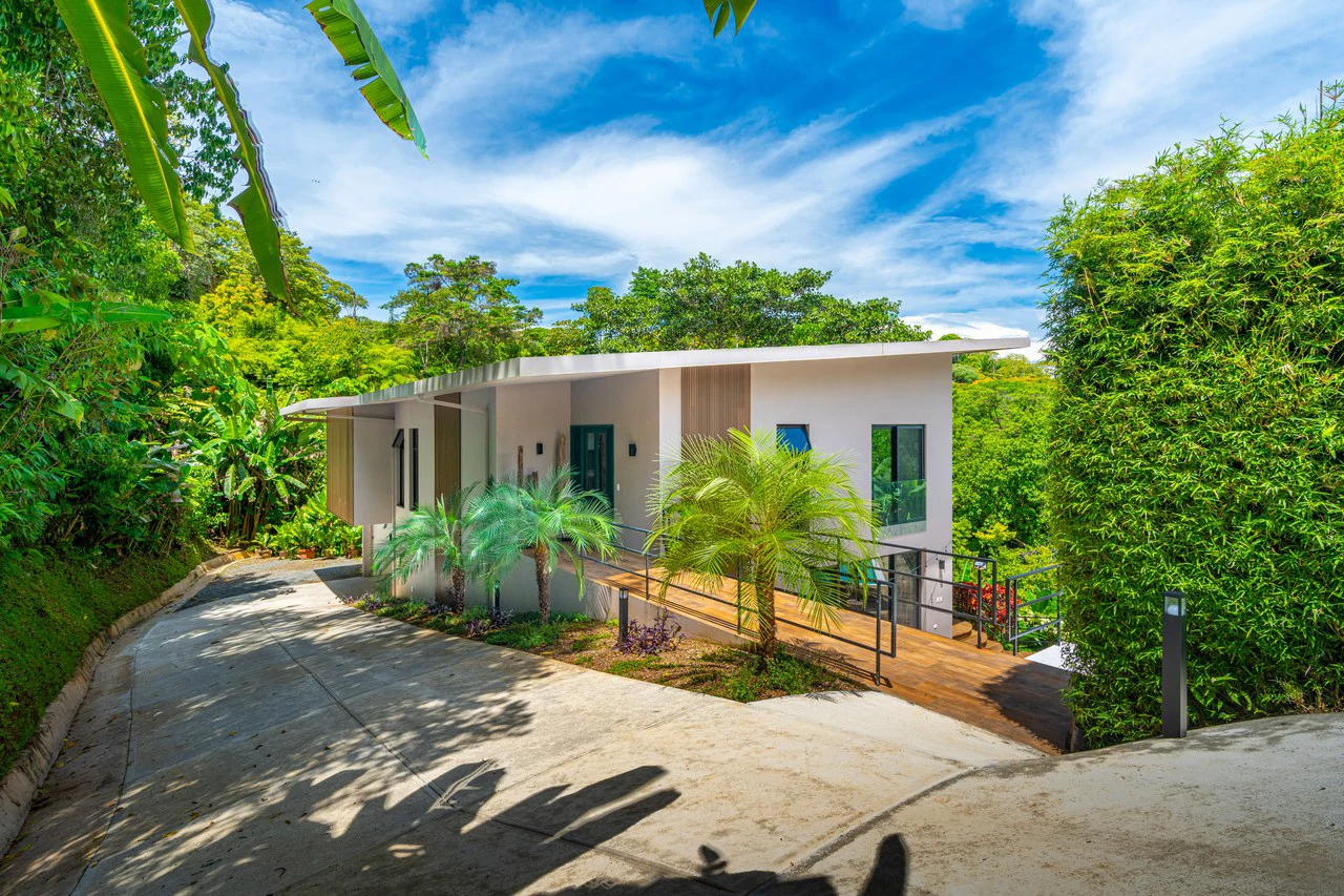 Ocean View Luxury in the Heart of Ojochal – Seller Financing Available! - Gallery image 4