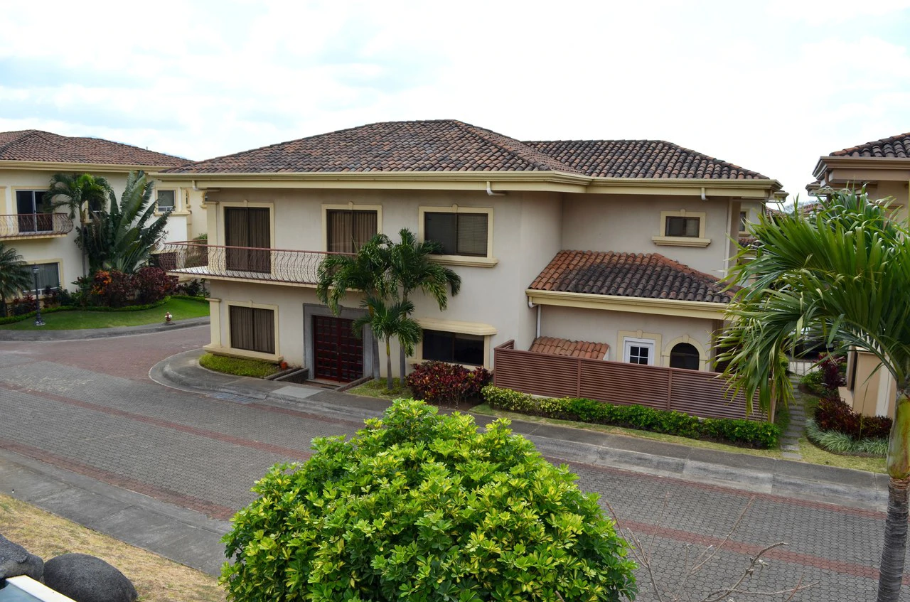 House for sale in Belen, Heredia, Costa Rica. Totally furnished!!! - Gallery image 3