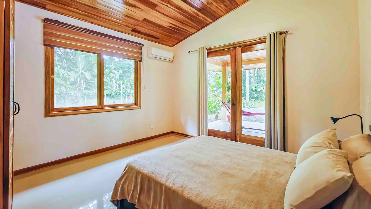 ID 765 - 3 Bd/2 Ba Home w/ Pool in Cahuita: Spacious, Well-Built Home on 5,128sqm Private Lot, 5 Minute Walk to Playa Grande, Cahuita - Gallery image 9