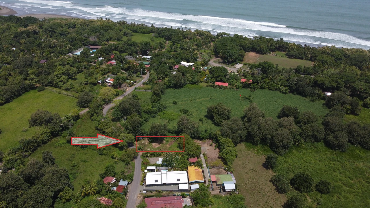 Prime Lot Just 350 Meters from Matapalo Beach – Ideal for Commercial or Residential Development: Near the Coast Development Parcel For Sale in Matapalo