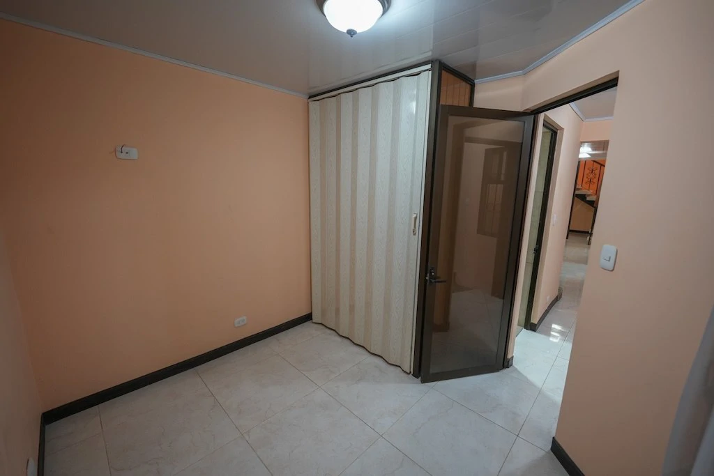 House For Sale in Lomas de Ayarco - Gallery image 6