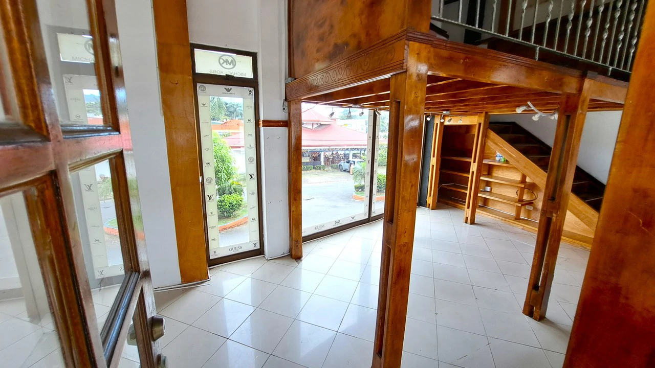 Shop Space with Loft in Jaco’s downtown Plaza Coral for Sale or Rent - Gallery image 9