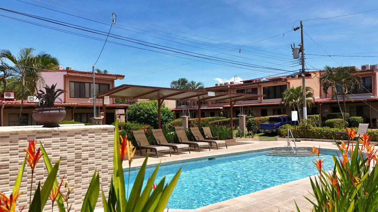 Condominium in Jacó: Live in a gated community just steps from the beach!: Near the Coast Condominium For Sale in Jacó - Gallery image 2
