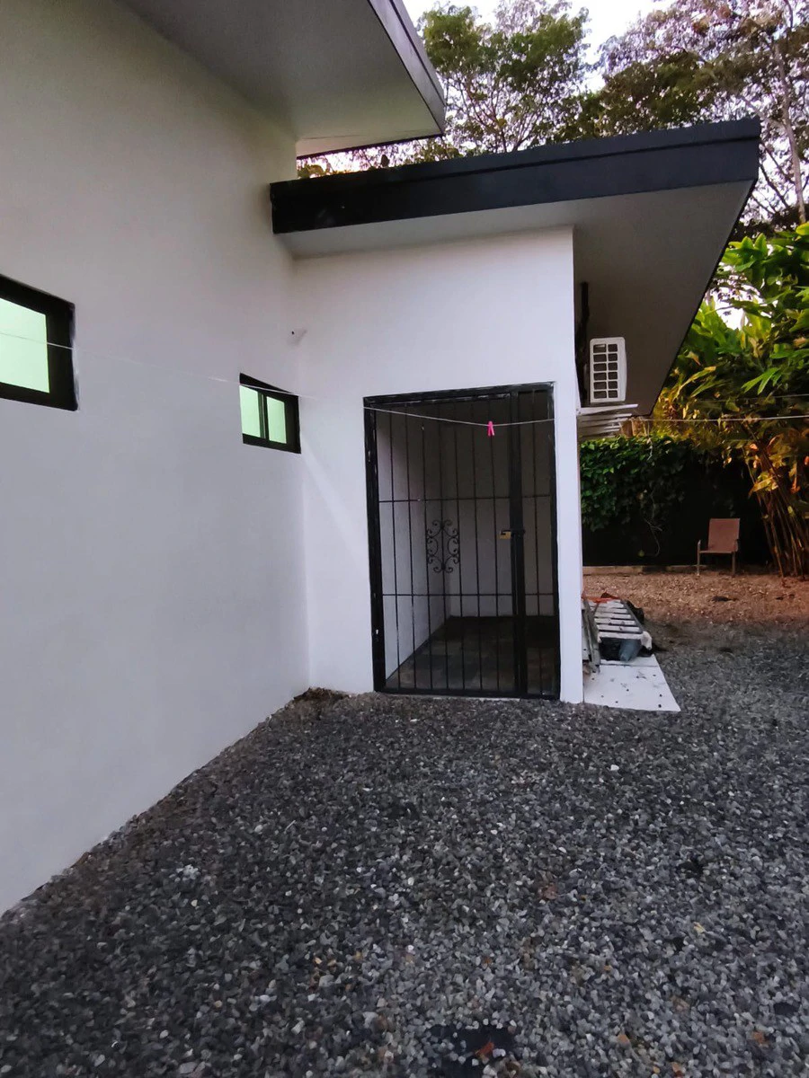 Butterfly Wings House 3 Bed 2 Bath Walking Distance To Town - Gallery image 35