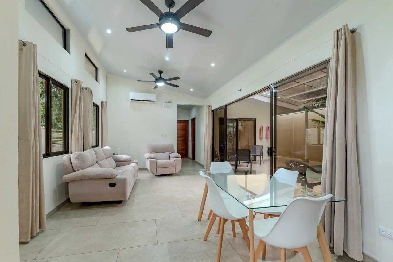 Modern 3-Bedroom Home Near Marino Ballena National Park – Central Uvita - Gallery image 5