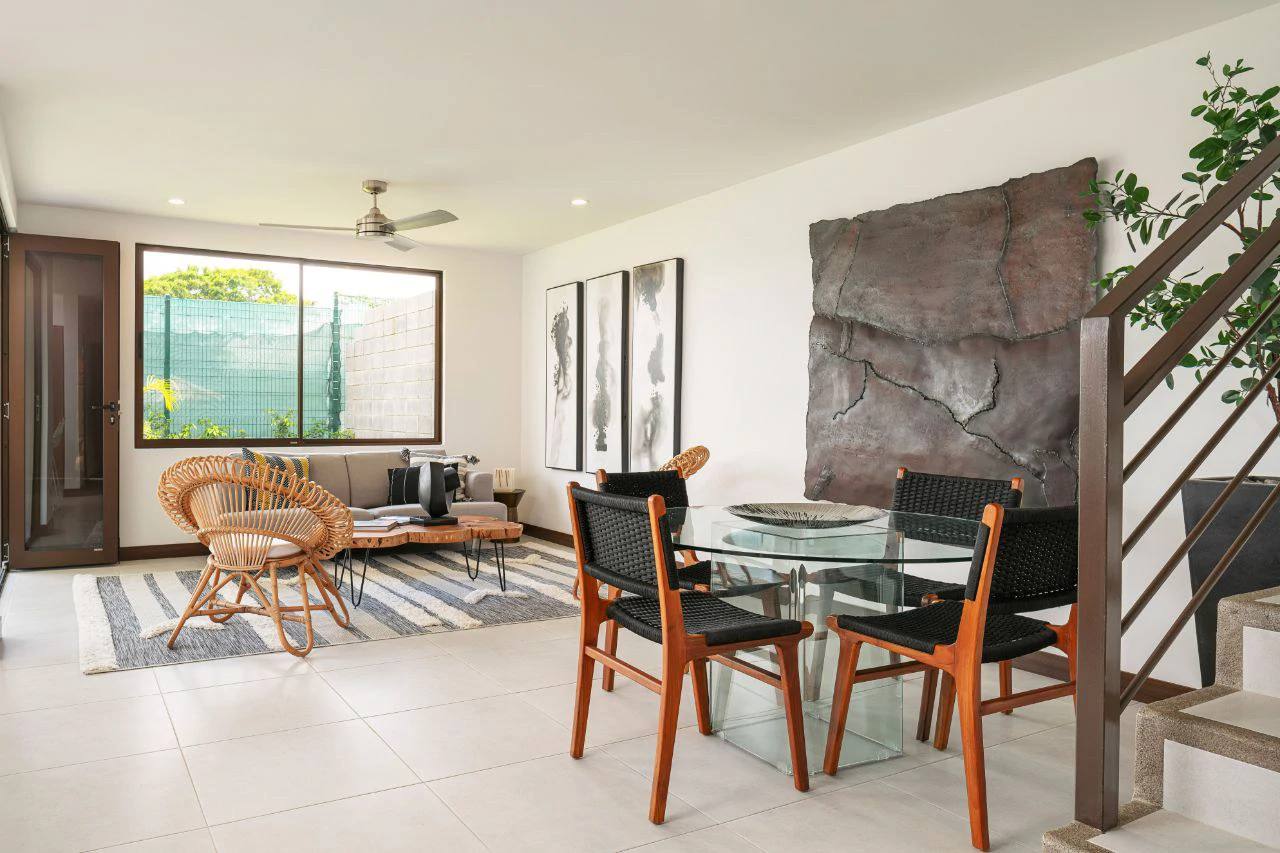 J -10: Gorgeous House for sale with 4 bedrooms and 2 parking spaces in Santa Ana, Costa Rica - Gallery image 5