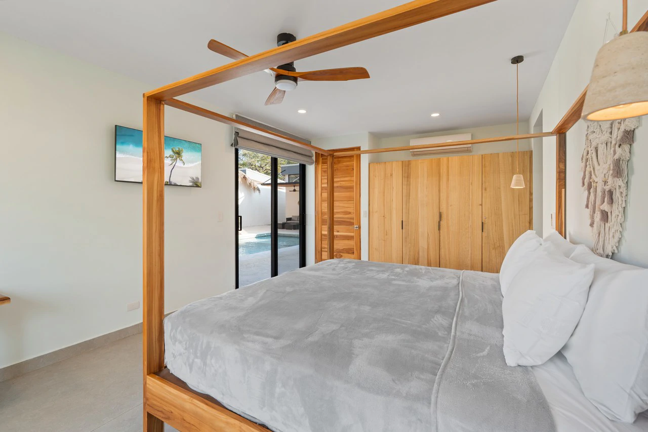Casa Guacamaya Azul: Fully Furnished Luxury Villa in Playa Grande - photo 33
