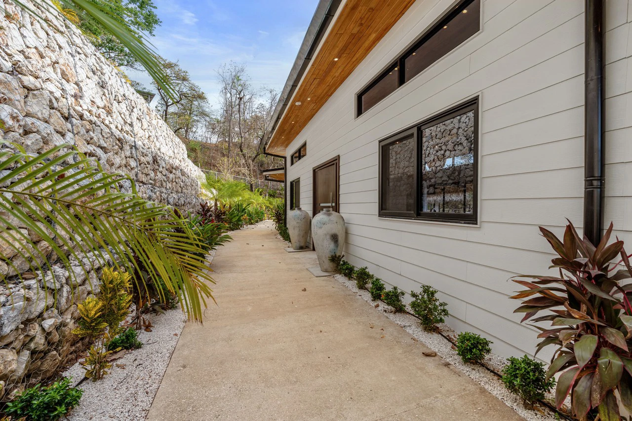 Villa Calypso: Modern Ocean-View Estate 4 Minutes to Tamarindo - Gallery image 27