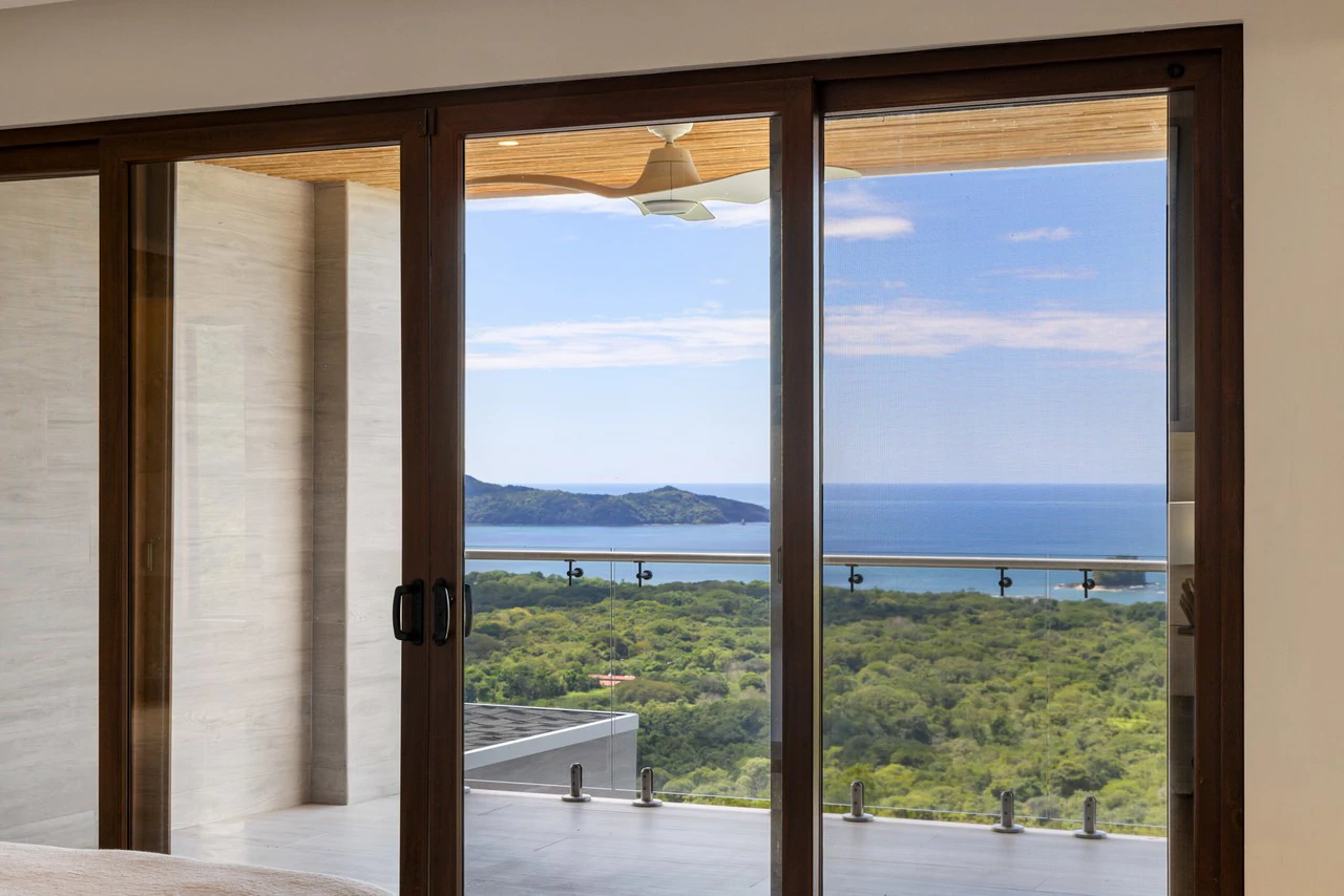 Casa Manta Ray: Indulge in Luxury with Stunning Flamingo Beach Views! - Gallery image 49