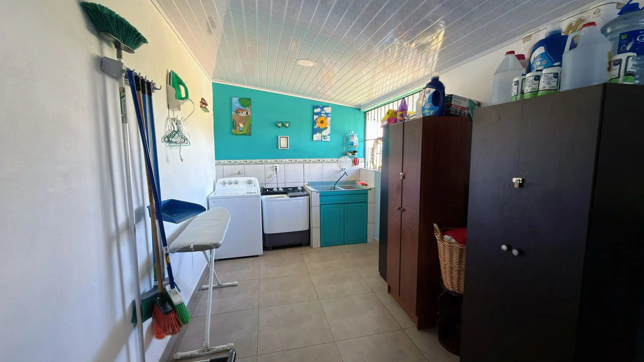 Countryside House For Sale in San Pedro - Gallery image 9