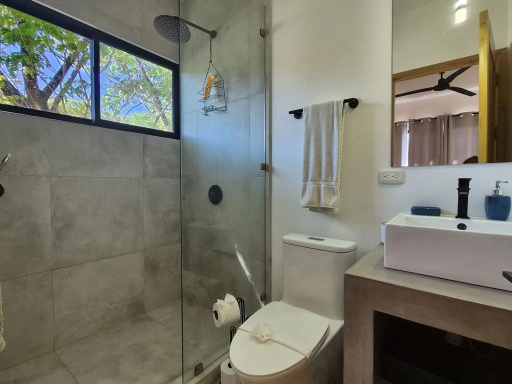 Casa Joya: Turnkey Modern Home with pool – Prime Location & Rental Income - Gallery image 26