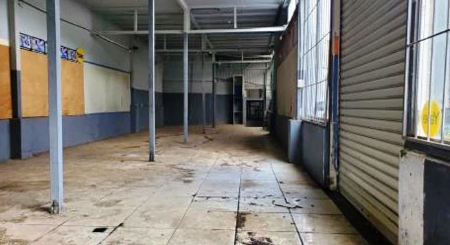 FIRE SALE! Commercial or Warehouse (Bodega) - Gallery image 2