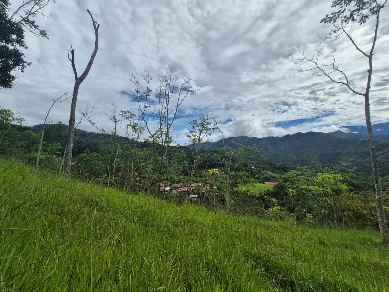 Se vende 6acres en San Antonio de Rivas, Pérez Zeledón: Countryside Home Construction Site For Sale in San Isidro del General - Gallery image 17