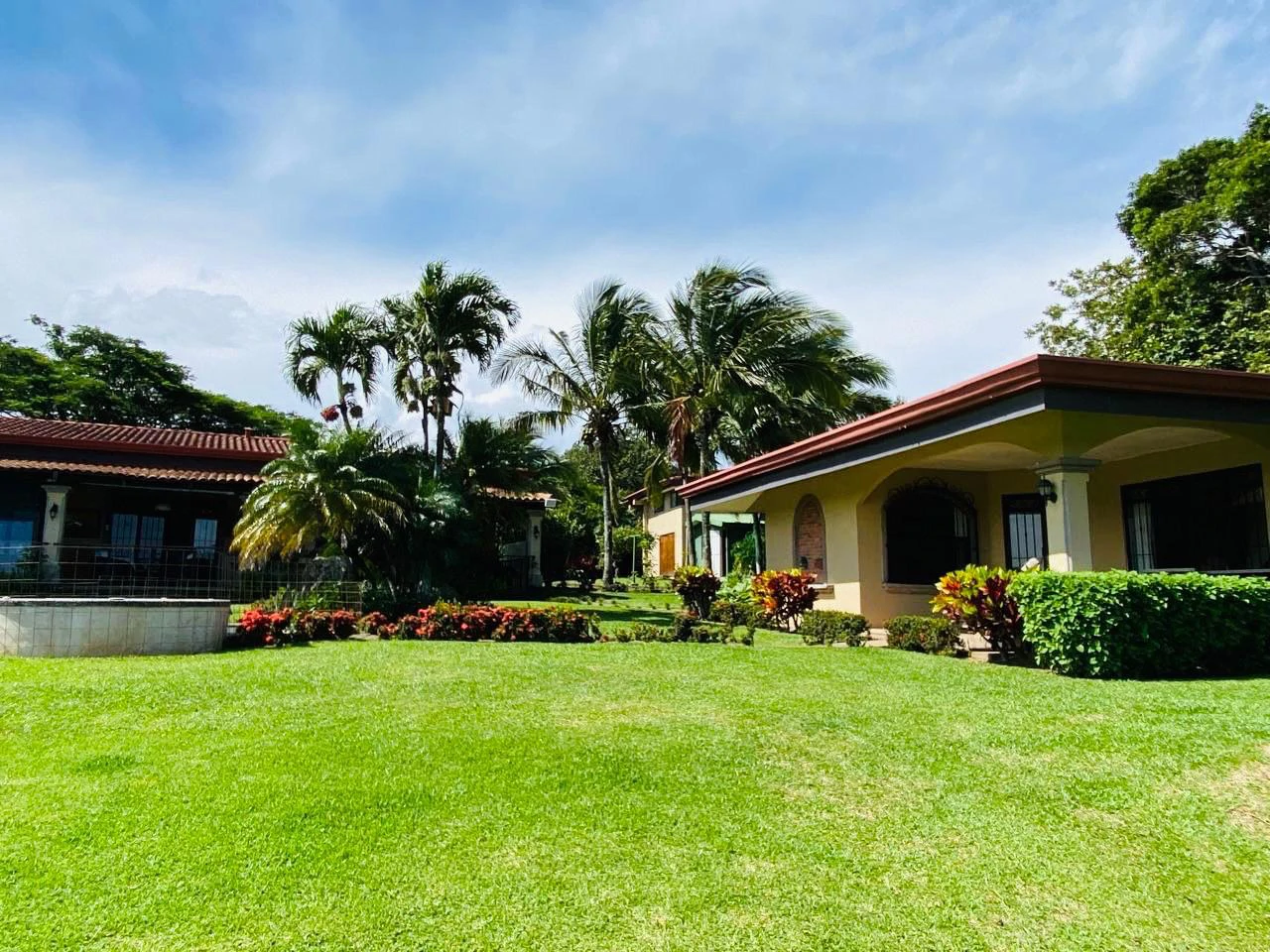 For Sale Luxury Commercial House with Large Gardens in Brasil de Mora Ciudad Colón Costa Rica - Gallery image 3