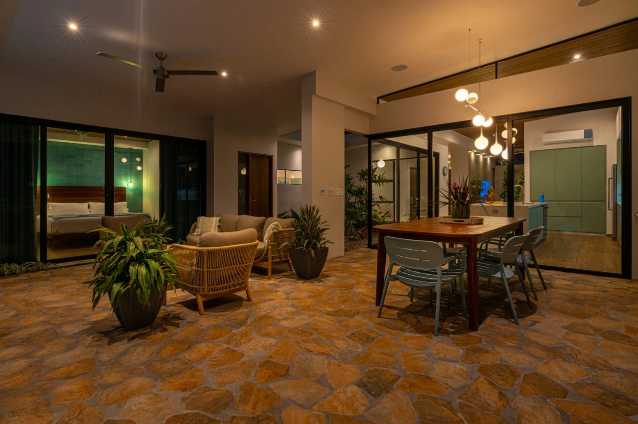 Amazing New Villa Cayman: Solar Powered and Walk to the Beach in Uvita! - Gallery image 13