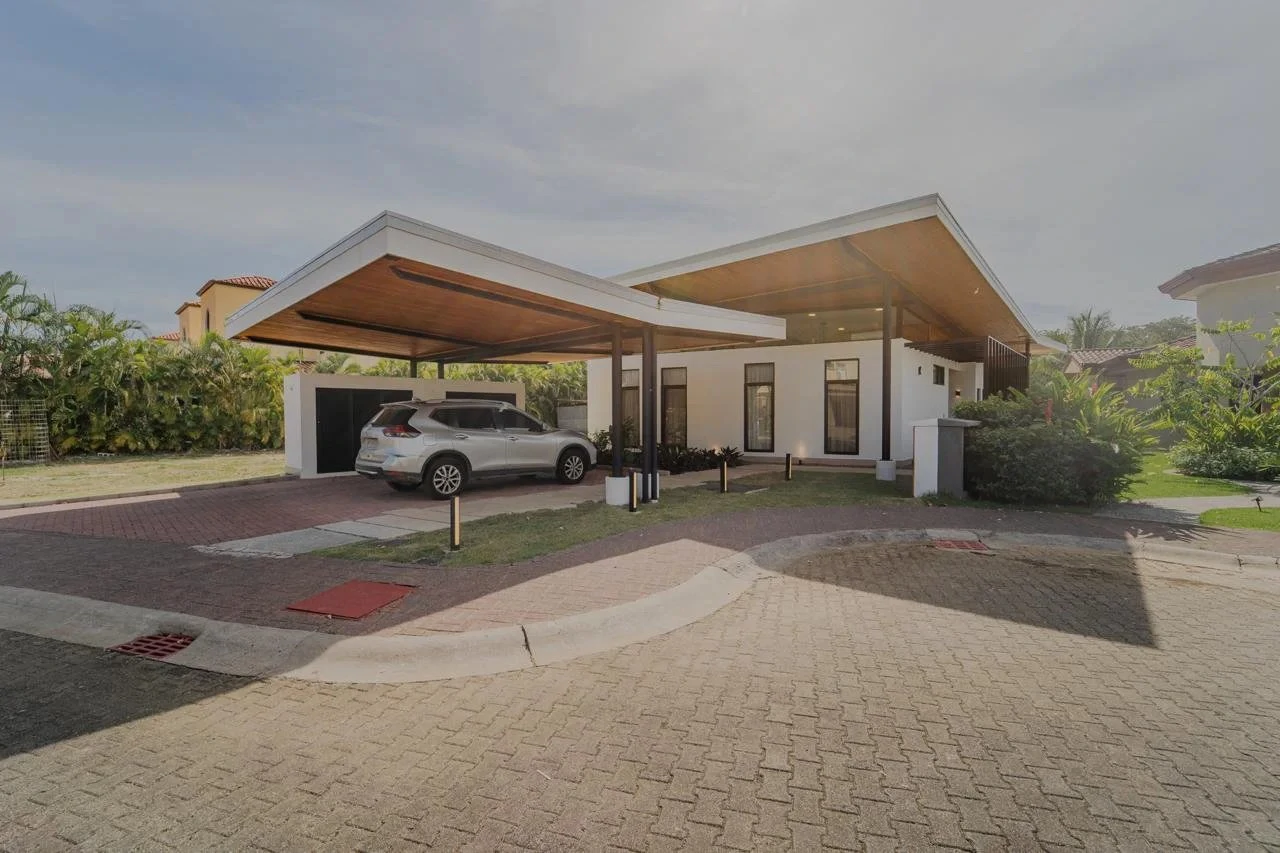 Luxury Casa Golf $1,200,000 USD: Golf-Front Architectural Estate in Los Delfines Golf & Country Club - Gallery image 17