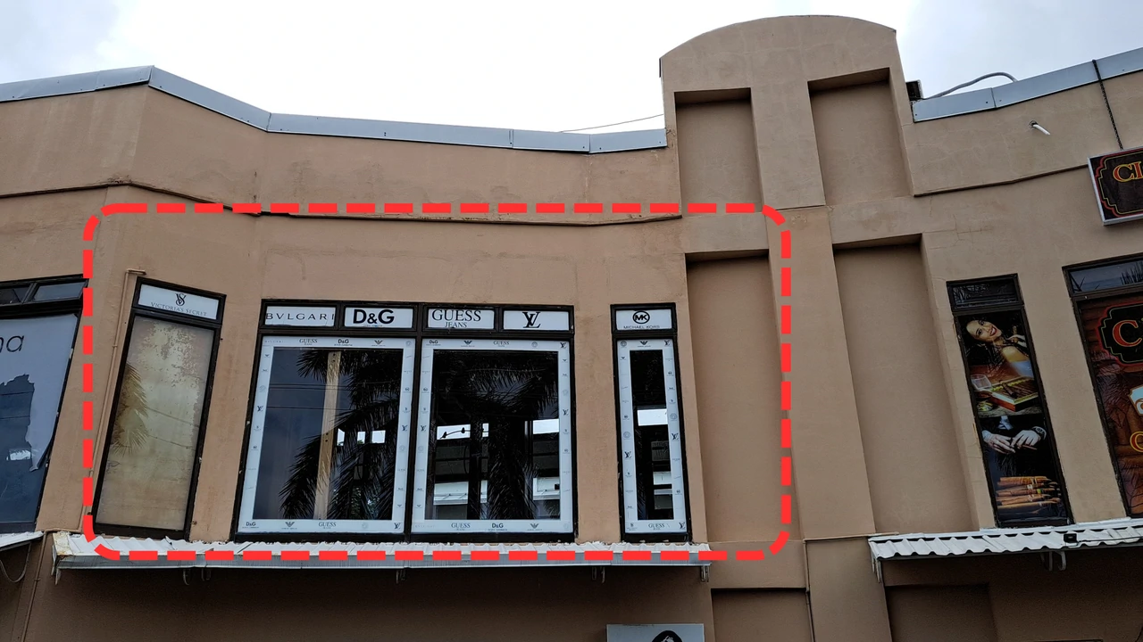 Shop Space with Loft in Jaco’s downtown Plaza Coral for Sale or Rent - Gallery image 4