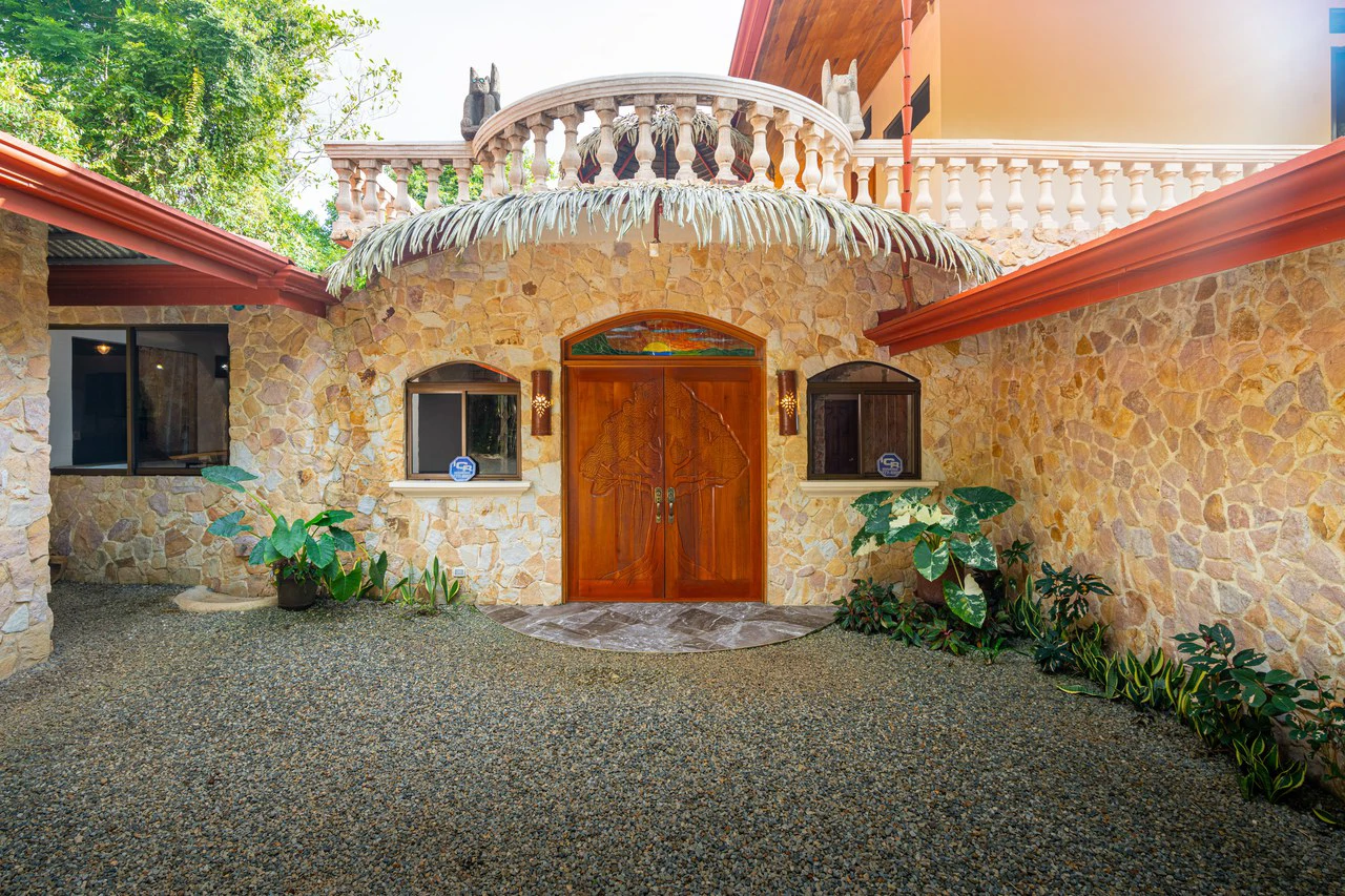 Mountain House For Sale in Escaleras - Gallery image 47
