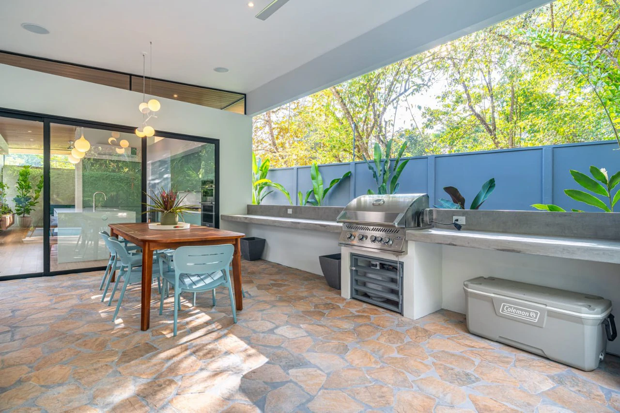 Amazing New Villa Cayman: Solar Powered and Walk to the Beach in Uvita! - Gallery image 21