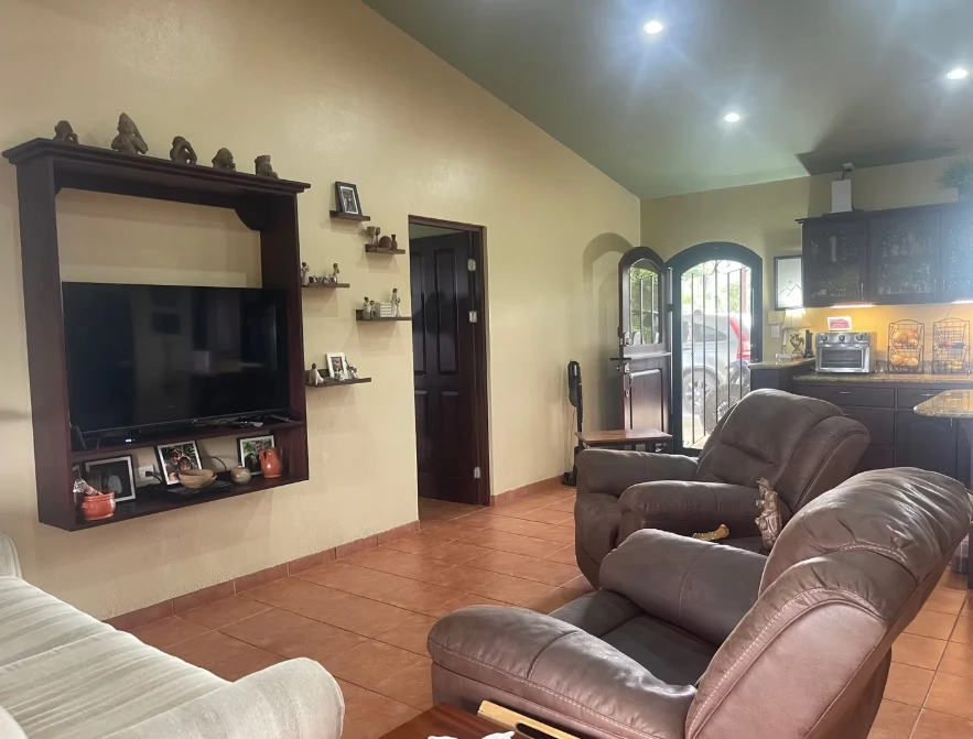 SELLER MOTIVATED  !  Glowing Mountain:  Volcano view home in gated community - Gallery image 6