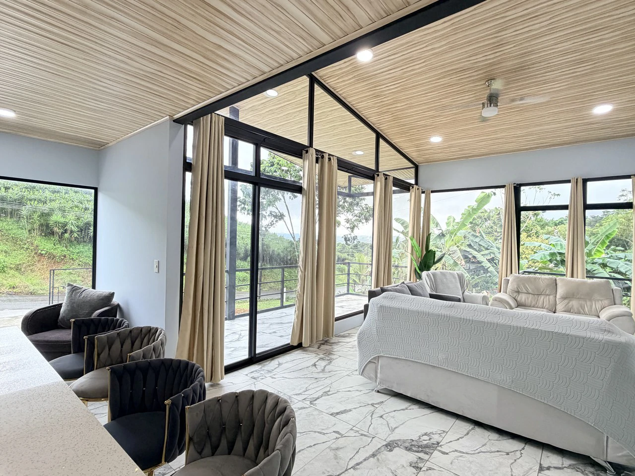 Mountain and Countryside House For Sale in La Tigra - Gallery image 8